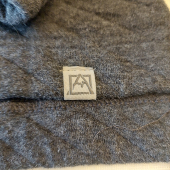 Avalanche Grey Quilted Button Cuff Crewneck Sweatshirt Outdoor Minimalist Size S - Picture 8 of 16